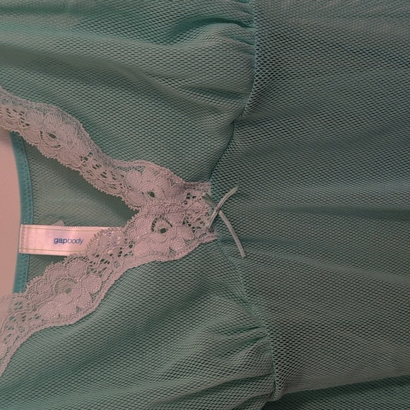 NWOT The GAP Mesh Camisole With Lace Trim - Picture 2 of 6